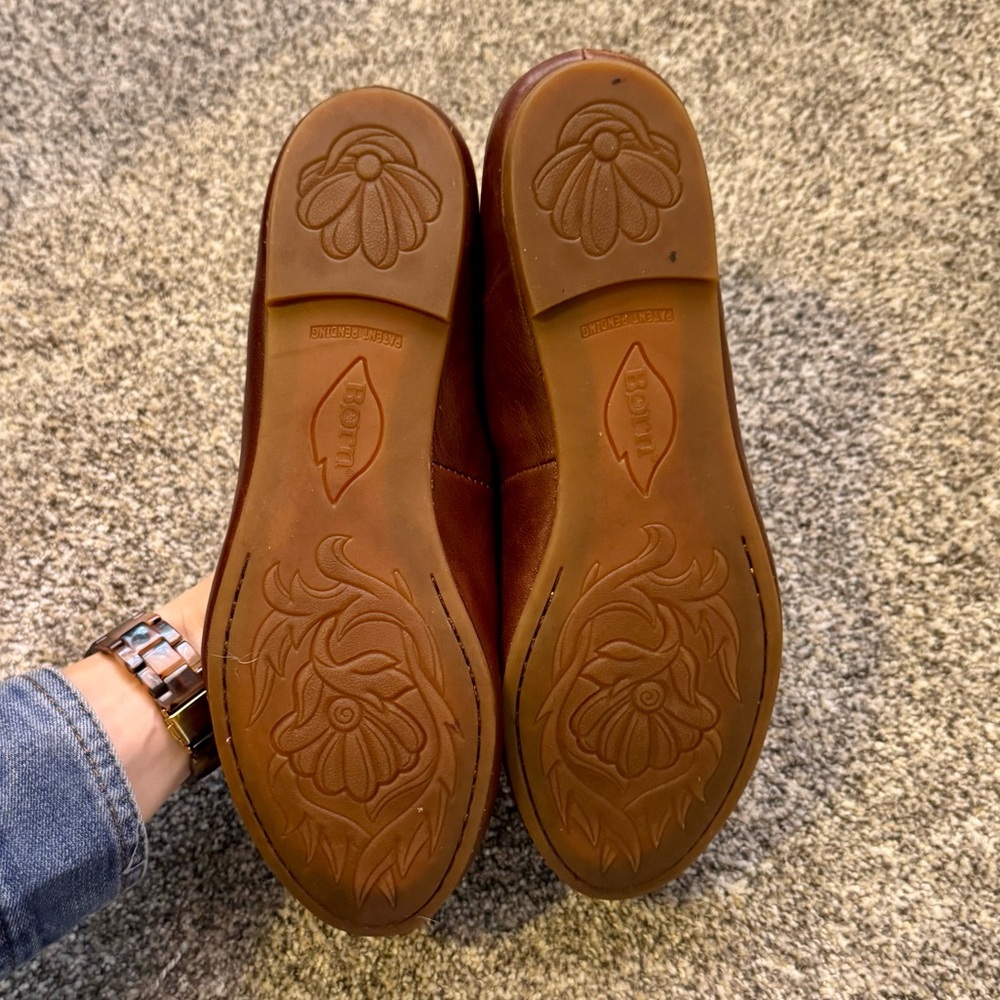 EUC Born Dark Brown Leather Flats Sz 7.5 - Picture 5 of 7